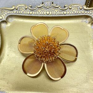 Vintage Mesh Flower Brooch Gold Tone Floral Pin